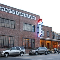 martins bar b que joint, Nashville, TN