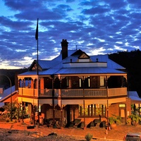 Weir Hotel, Perth