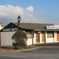 Memory Motel & Bar, Montauk, NY