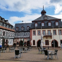 Vor dem Rathaus, Gelnhausen